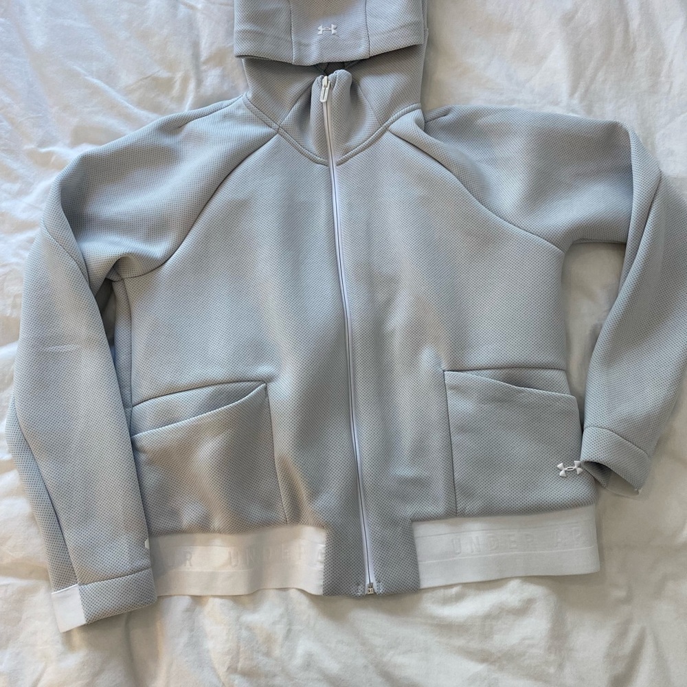 Under Armour Zip Up Hoodie. Excellent condition. Size large.